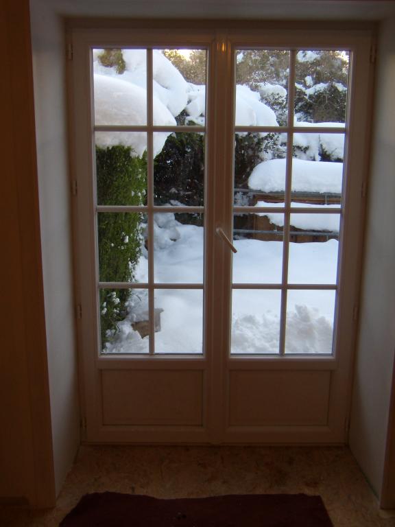 Porte-fentre 2 vantaux PVC Blanc avec petits bois incorpors